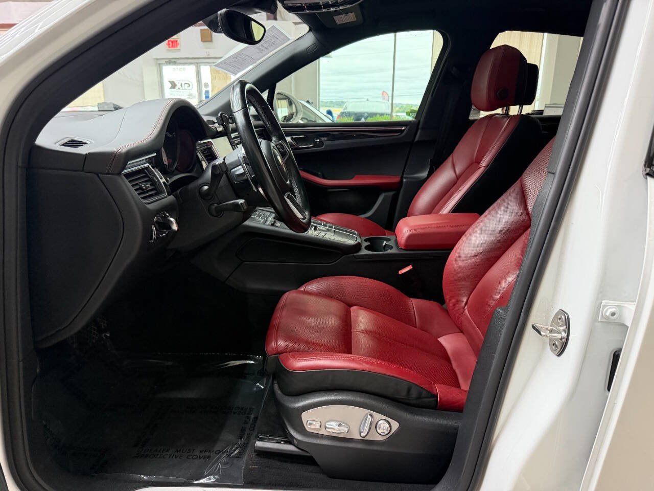 Used 2017 Porsche Macan S AWD/4WD image 11