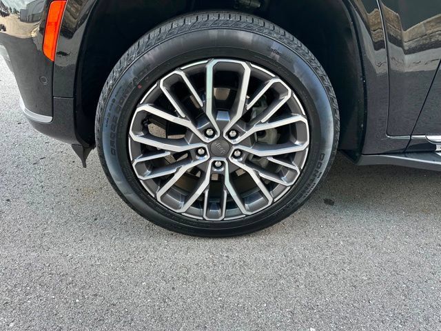 Used 2025 Jeep Grand Cherokee L Summit AWD/4WD image 20