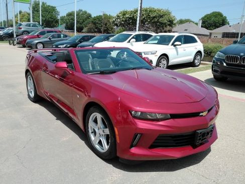 Used 2017 Chevrolet Camaro LT w/ Technology Package RWD image 14