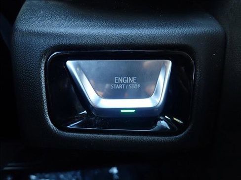 Used 2025 GMC Yukon XL Denali AWD/4WD image 23