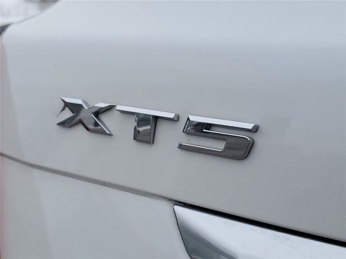 Used 2023 Cadillac XT5 Premium Luxury image 7