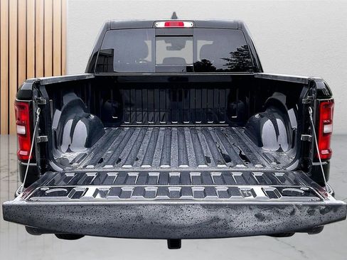 New 2026 RAM 1500 Express AWD/4WD image 23