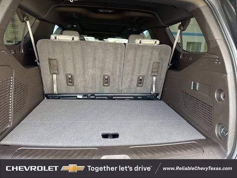 Used 2021 Chevrolet Suburban LT w/ Rear Media and Nav Package image 9