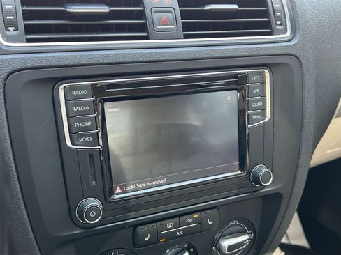 Used 2018 Volkswagen Jetta SE FWD image 20