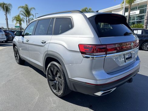 Used 2024 Volkswagen Atlas SE AWD/4WD image 15