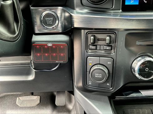 Used 2025 Ford F350 Lariat w/ Lariat Ultimate Package AWD/4WD image 16