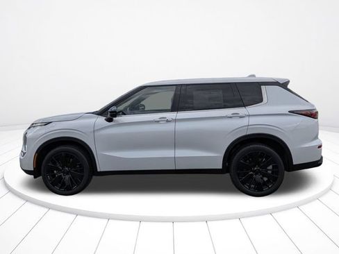 New 2026 Mitsubishi Outlander LE FWD image 6