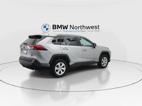 Used 2025 Toyota RAV4 LE AWD/4WD image 3
