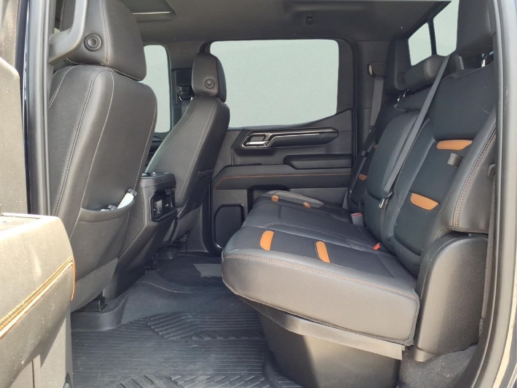 Used 2023 GMC Sierra 1500 AT4 w/ Technology Package AWD/4WD image 17