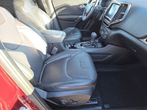 Used 2019 Jeep Cherokee Limited image 17