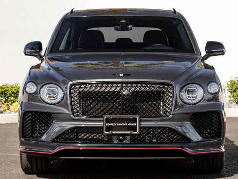 Certified 2025 Bentley Bentayga AWD/4WD image 9