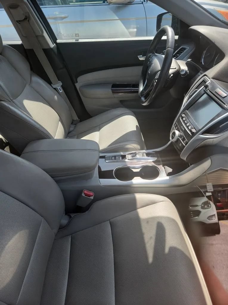 Used 2015 Acura TLX w/ Technology Package FWD image 5