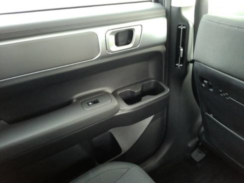 Used 2024 Hyundai Santa Fe SE FWD image 33