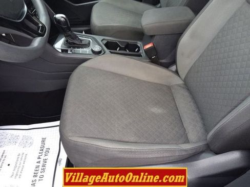 Used 2019 Volkswagen Tiguan S image 18