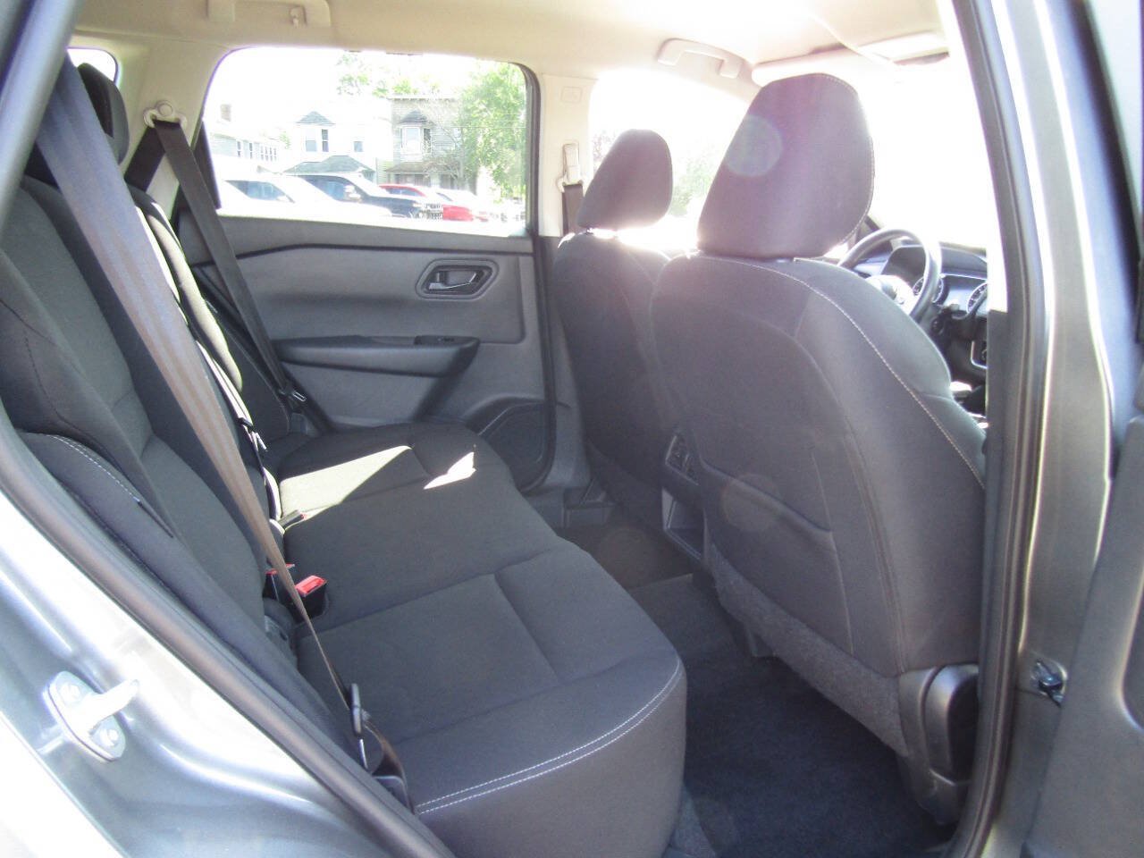 Used 2024 Nissan Rogue S AWD/4WD image 24
