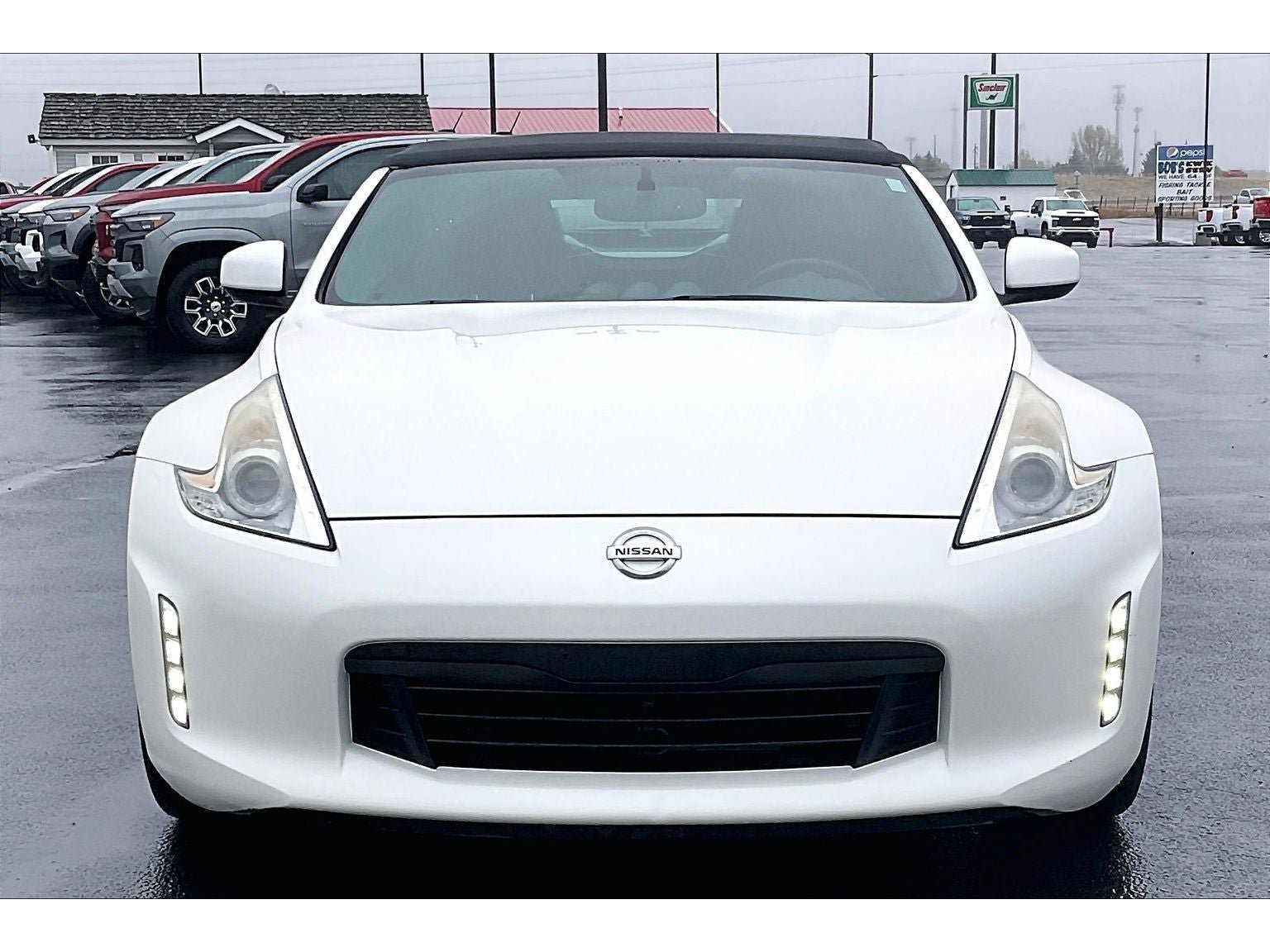 Used 2014 Nissan 370Z Touring w/ Sport Package RWD image 3