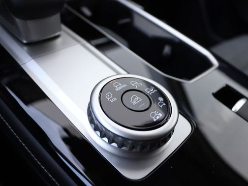 New 2026 Mitsubishi Outlander SE image 39