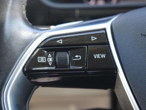 Used 2019 Audi e-tron Prestige image 21