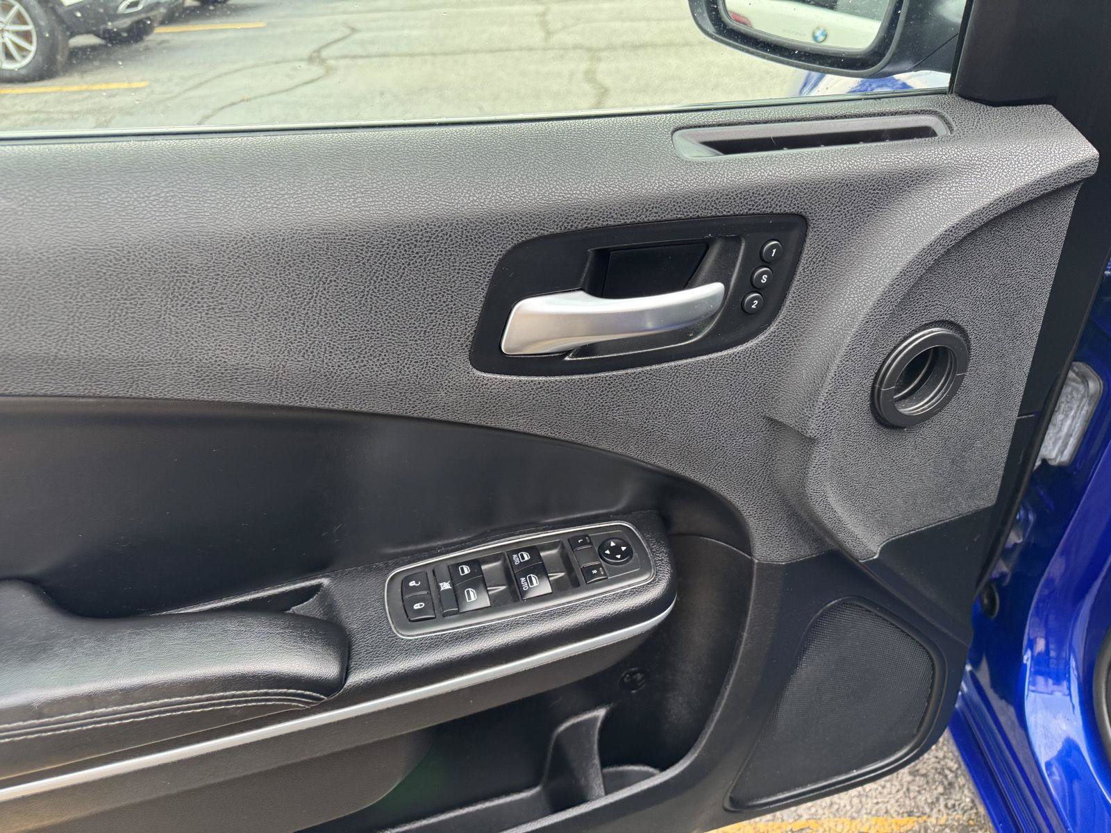 Used 2021 Dodge Charger SXT w/ Leather Interior Group RWD image 18