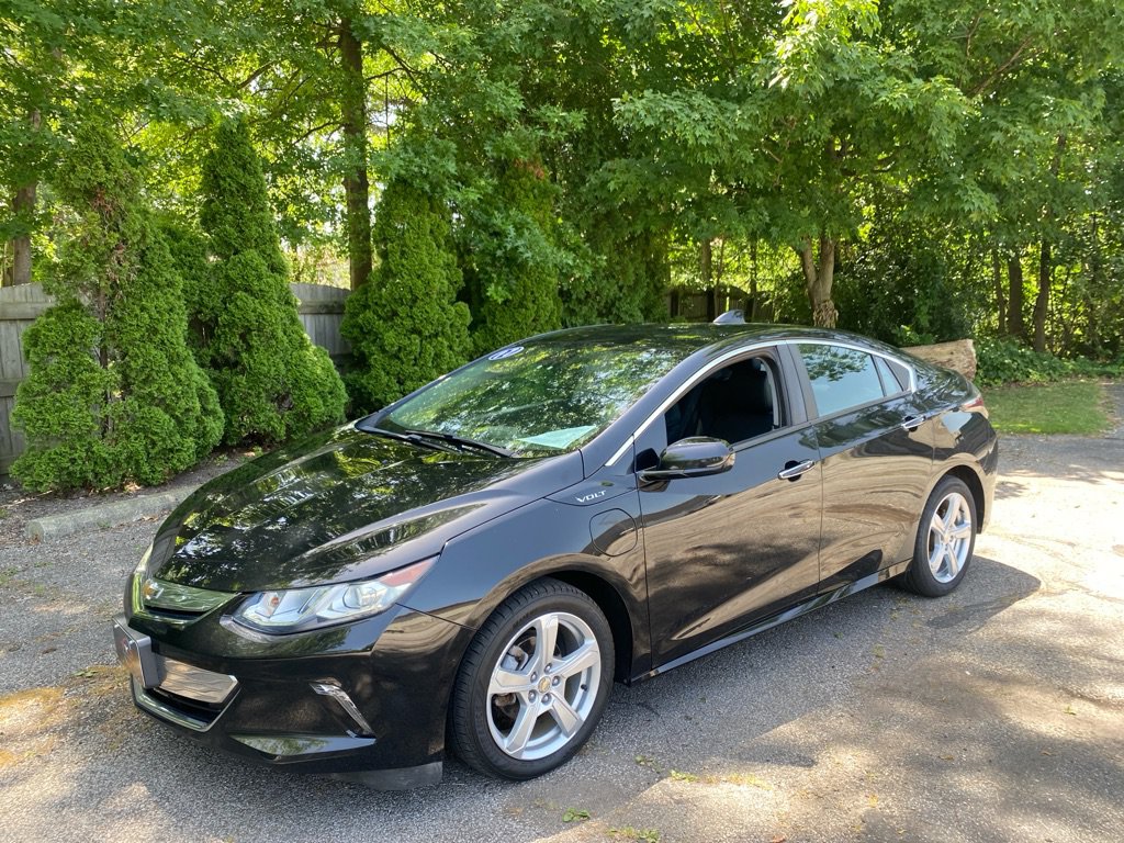 Used 2017 Chevrolet Volt LT w/ Comfort Package FWD image 1