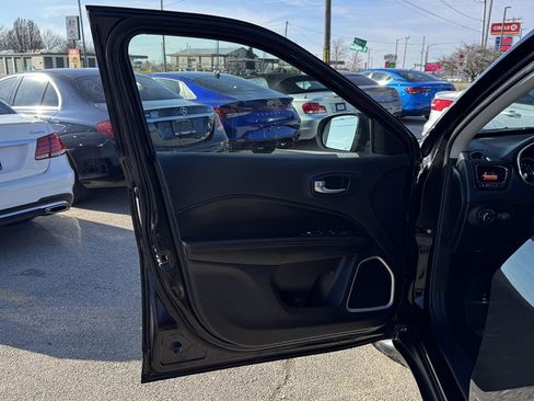 Used 2019 Jeep Compass Limited image 13