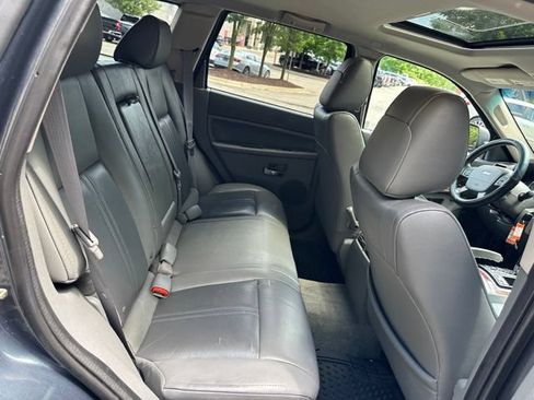 Used 2007 Jeep Grand Cherokee Limited w/ Trailer Tow Group IV AWD/4WD image 28
