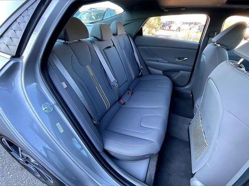 Used 2025 Hyundai Elantra SEL image 25
