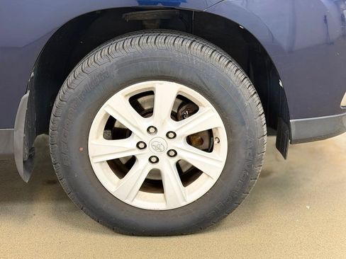 Used 2012 Toyota Highlander SE w/ Tow Pkg AWD/4WD image 4