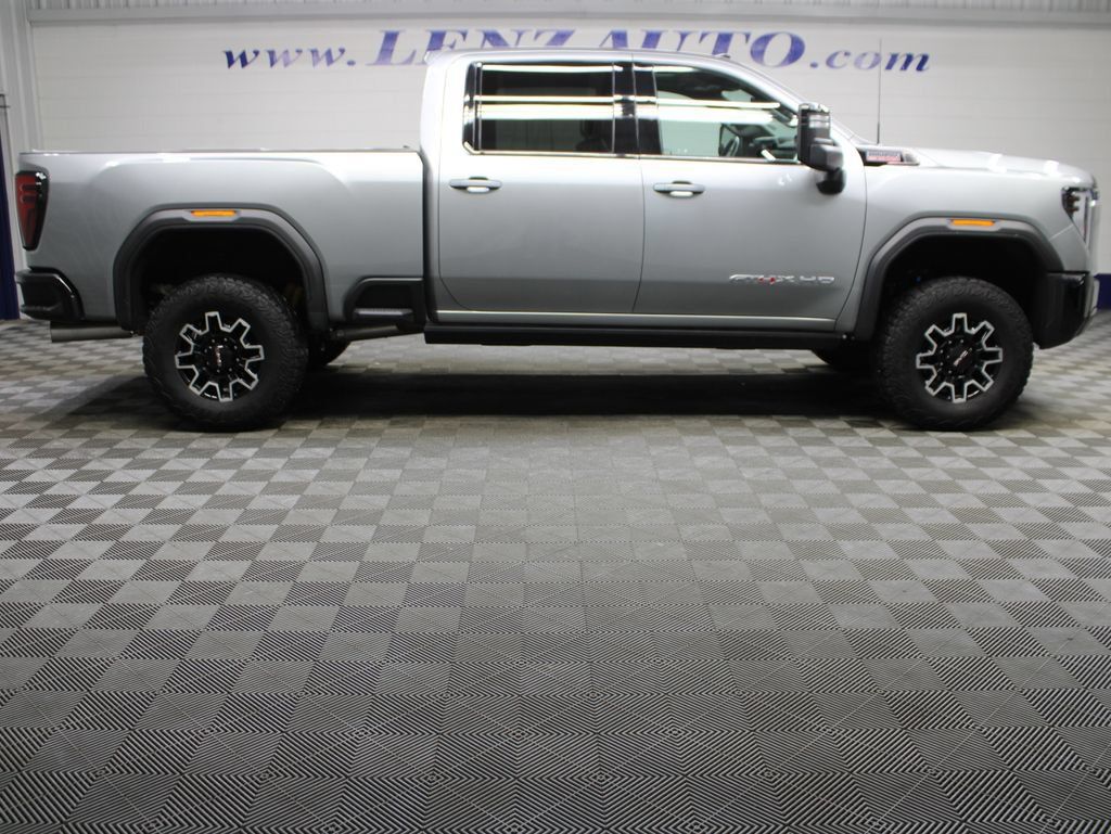 Used 2024 GMC Sierra 2500 AT4X AWD/4WD image 2