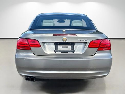 Used 2011 BMW 328i Convertible RWD image 4