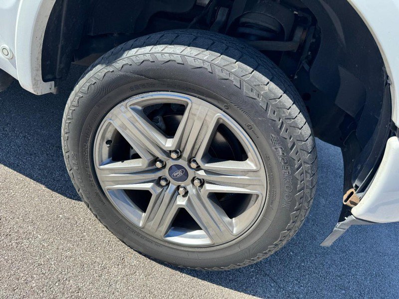 Used 2019 Ford F150 Lariat w/ Equipment Group 502A Luxury AWD/4WD image 4