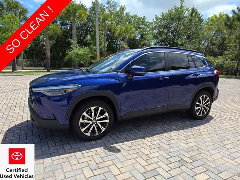 Certified 2022 Toyota Corolla Cross XLE w/ Convenience Package image 3
