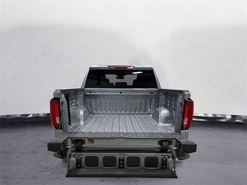 Used 2025 GMC Sierra 1500 SLT image 19