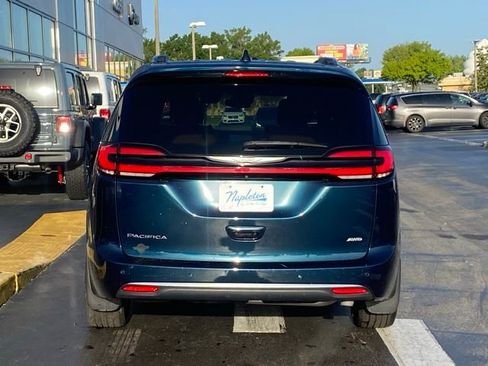 Used 2023 Chrysler Pacifica Pinnacle AWD/4WD image 9