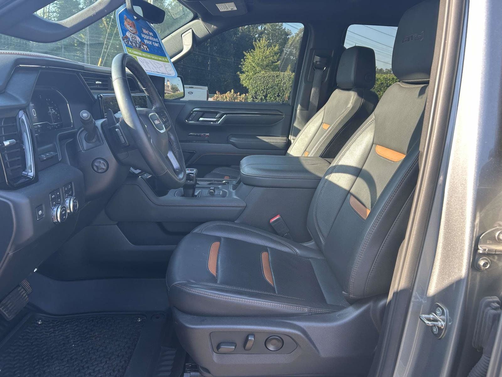 Used 2024 GMC Sierra 1500 AT4 w/ Technology Package AWD/4WD image 16