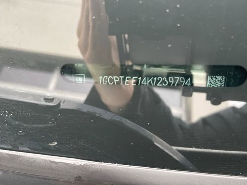 Used 2019 Chevrolet Colorado ZR2 image 16