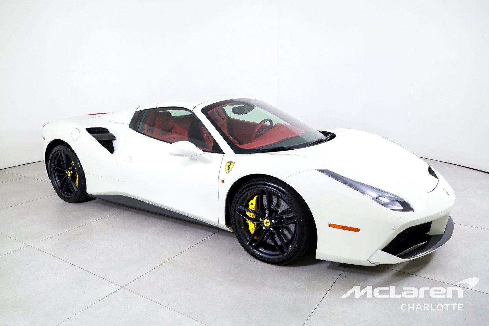 Used 2018 Ferrari 488 Spider RWD image 3