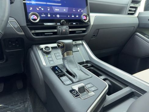 Used 2025 Lexus GX 550 image 27