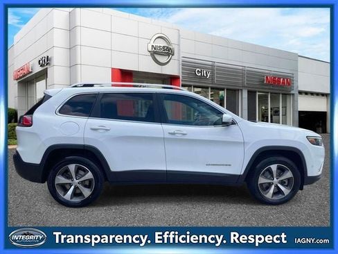 Used 2021 Jeep Cherokee Limited AWD/4WD image 5
