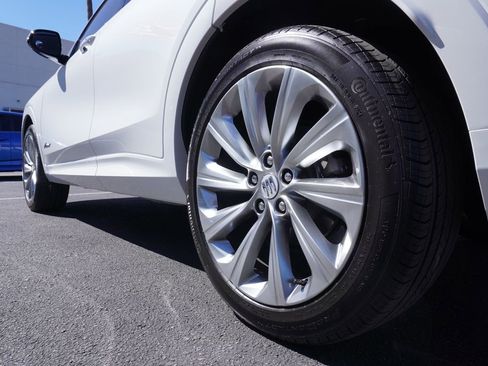 Certified 2025 Buick Envista Avenir image 6