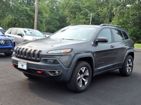 Used 2014 Jeep Cherokee Trailhawk w/ Technology Group AWD/4WD image 3