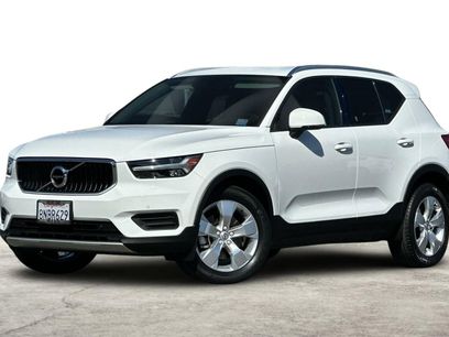 Used 2020 Volvo XC40 T4 Momentum