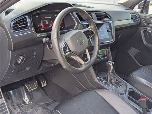 Used 2024 Volkswagen Tiguan SE R-Line FWD image 9
