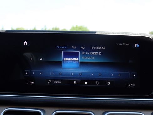 Used 2021 Mercedes-Benz GLE 350 4MATIC w/ AMG Line Exterior image 32