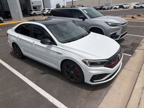 Used 2019 Volkswagen Jetta GLI Autobahn FWD image 3
