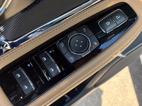 Used 2022 Lincoln Corsair Reserve w/ Luxury Package FWD image 18