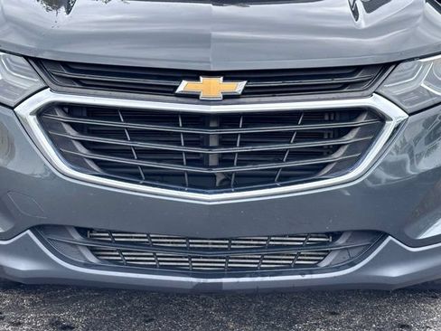 Used 2020 Chevrolet Equinox LS w/ LPO, Floor Liner Package FWD image 4