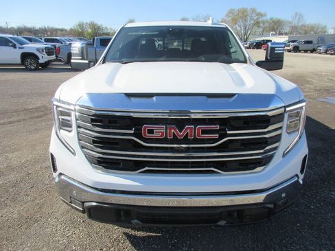 New 2026 GMC Sierra 1500 SLT image 12