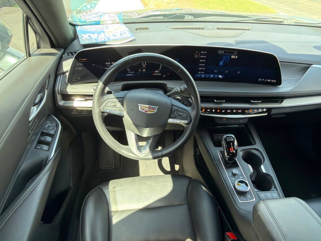 Used 2025 Cadillac XT4 Premium Luxury FWD image 21