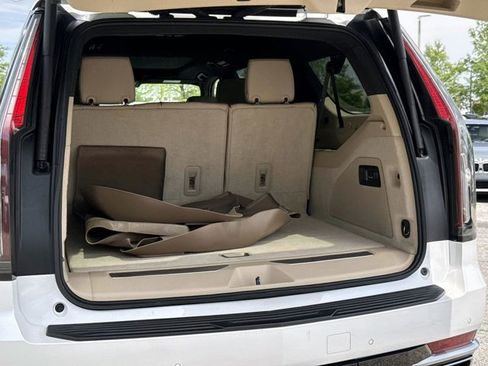Used 2022 Cadillac Escalade ESV Premium Luxury AWD/4WD image 11